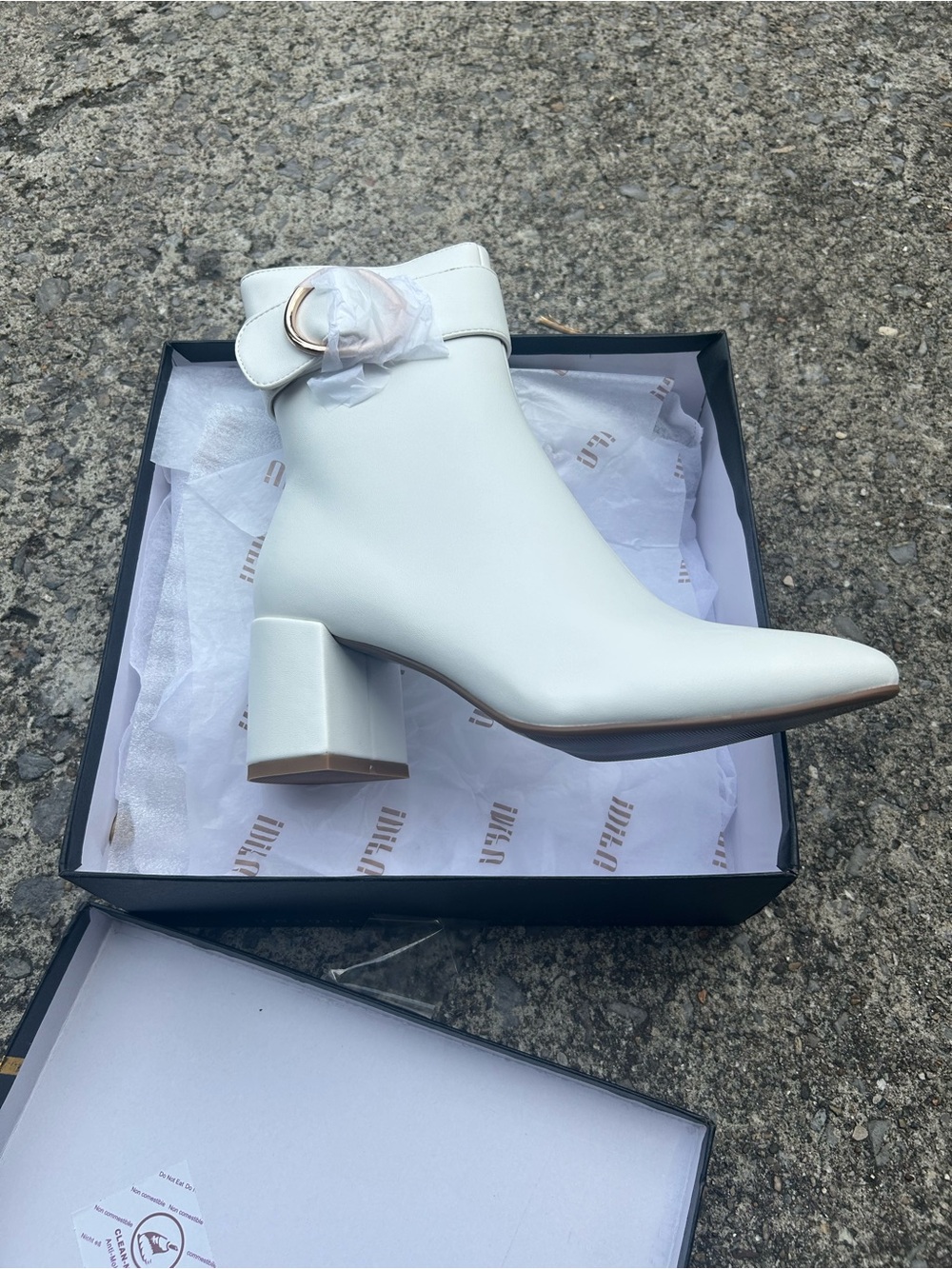 Women’s White Ankle Boots with Side Zip - Classic Modern Style